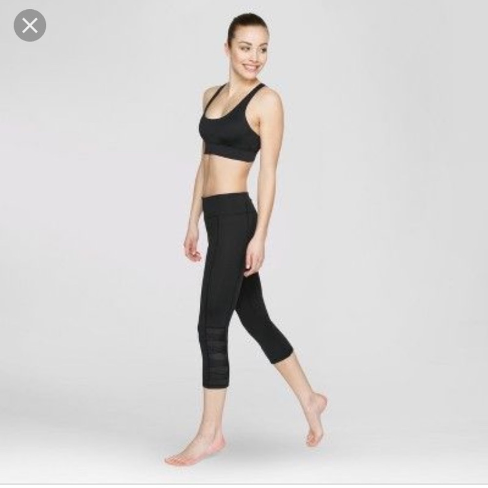 NWT Velvet Rose cropped work out leggings